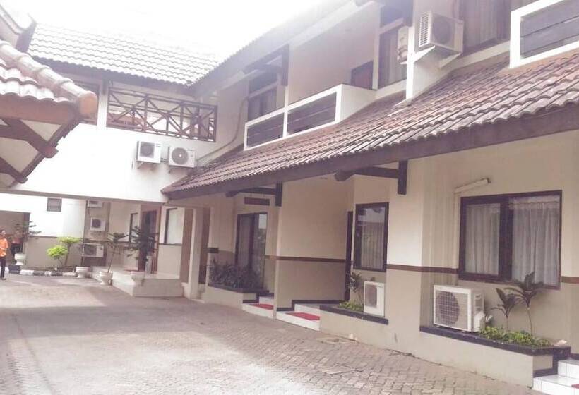 Отель D Arcici Plumpang