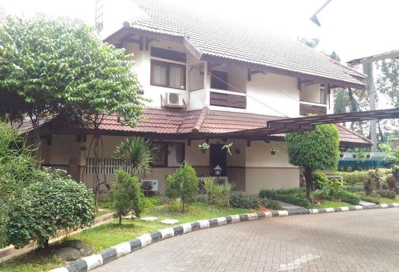 Отель D Arcici Plumpang