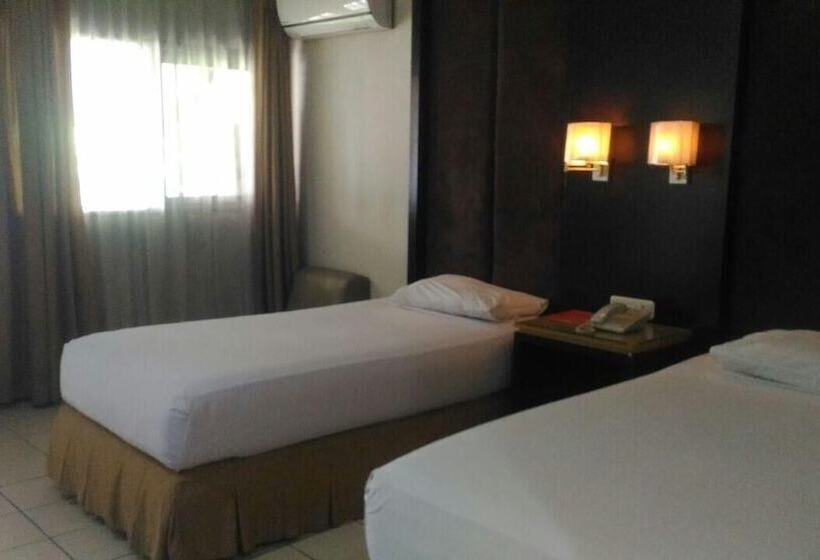 Отель D Arcici Plumpang