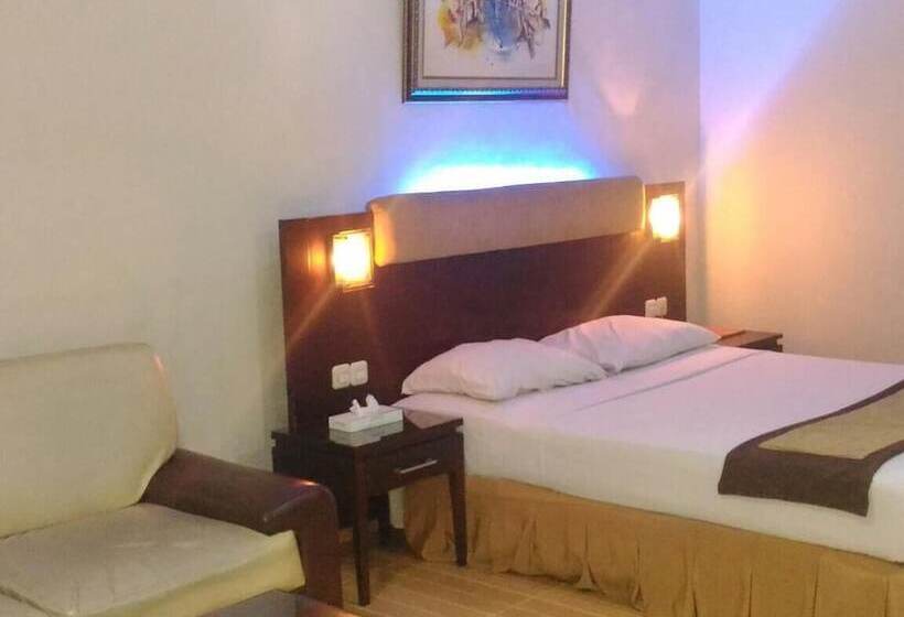 Отель D Arcici Plumpang