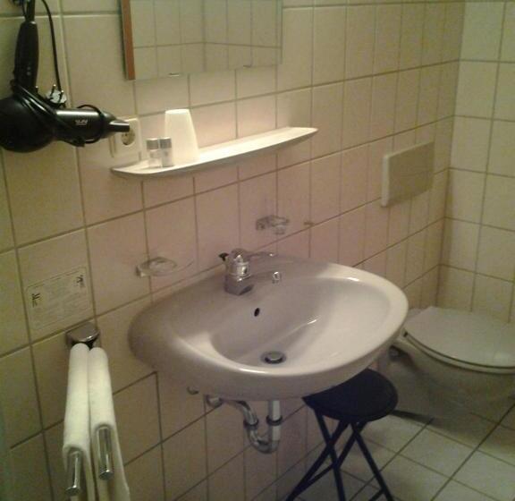 Отель Altes Wirtshaus Fördergersdorf Bed & Breakfast