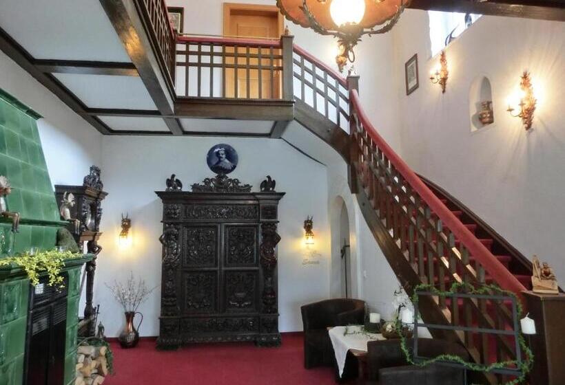 ホテル Garni Drachenburg