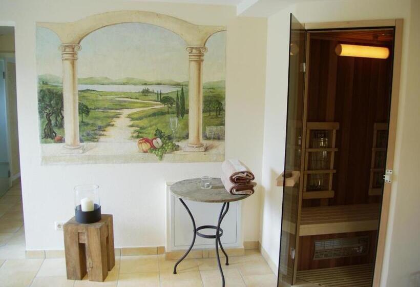 ホテル Garni Drachenburg