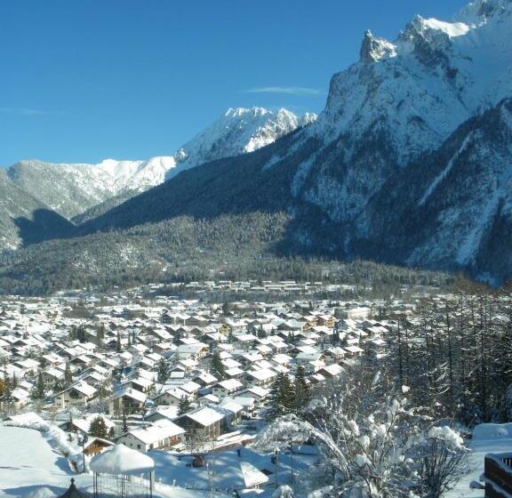 ホテル Garni Drachenburg