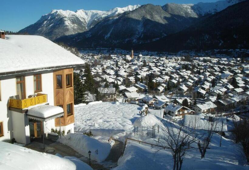 ホテル Garni Drachenburg