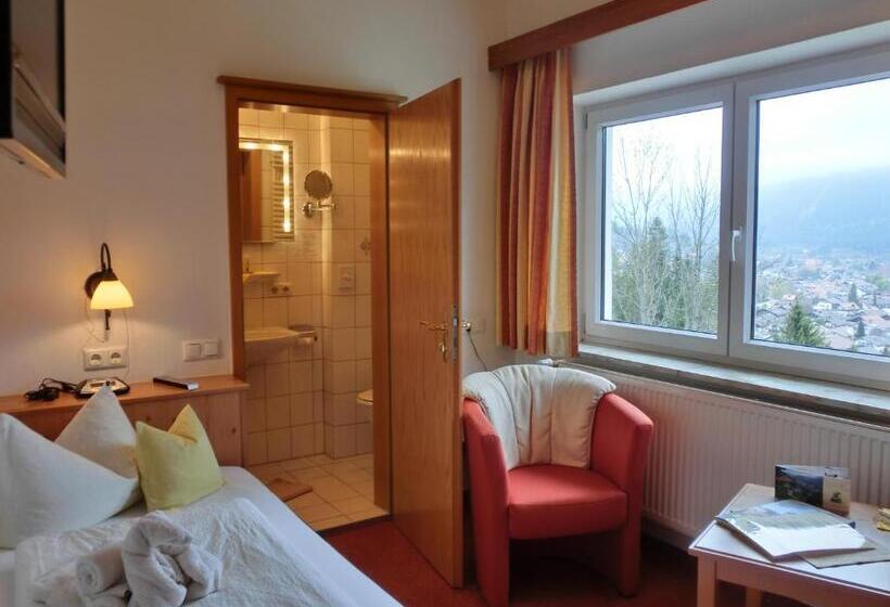 ホテル Garni Drachenburg