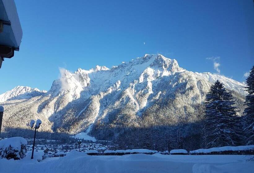ホテル Garni Drachenburg