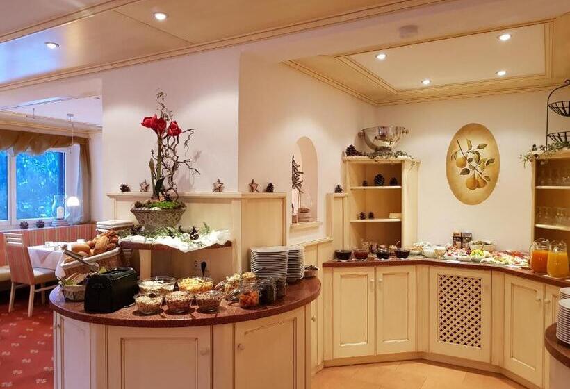 ホテル Garni Drachenburg