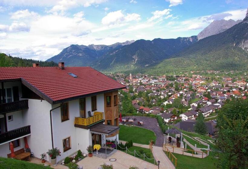 ホテル Garni Drachenburg