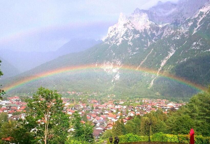 ホテル Garni Drachenburg