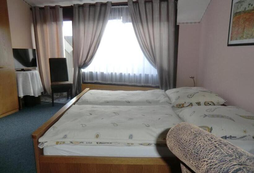 فندق Garni Julia