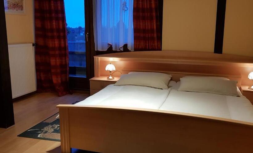 فندق Garni Julia