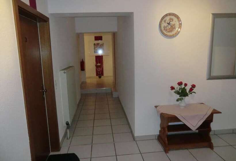 فندق Garni Julia