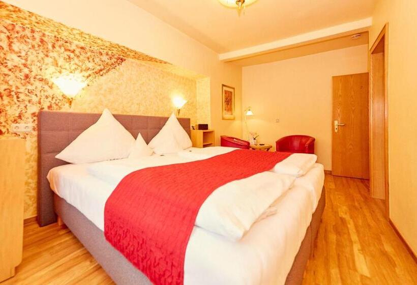 호텔 Gast Und Weinhaus Burkard