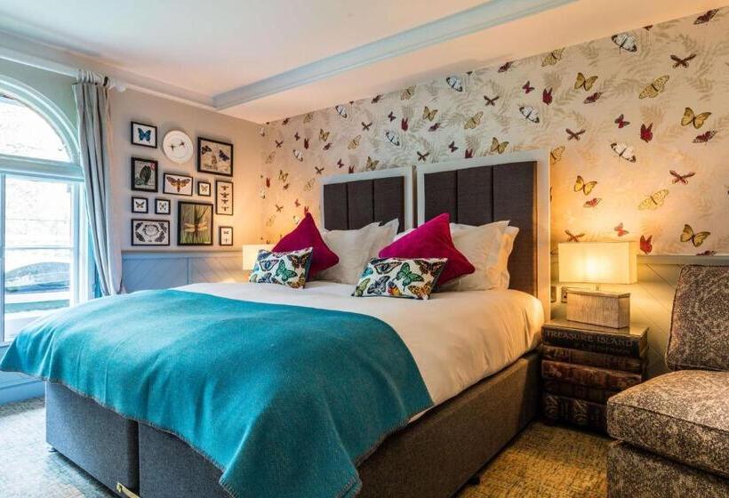 فندق Hand And Spear