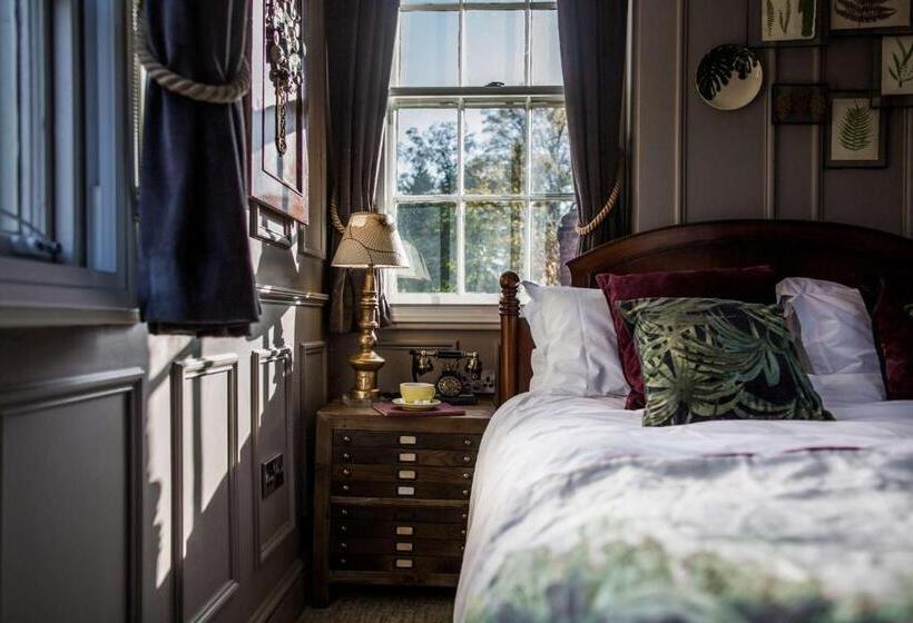 فندق Hand And Spear