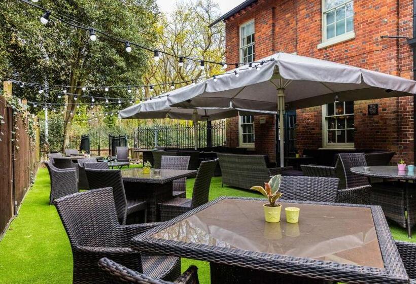 فندق Hand And Spear