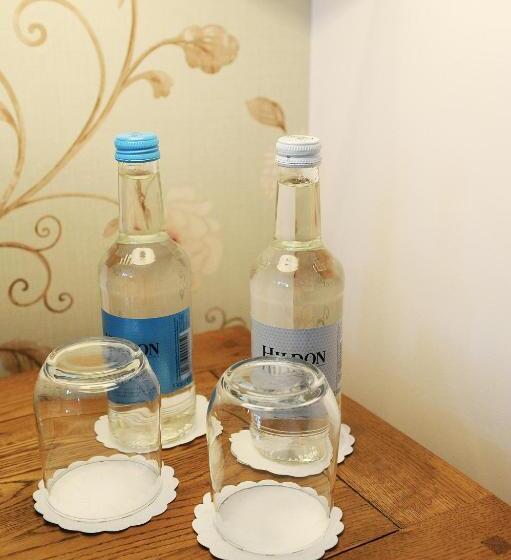 בית מלון כפרי Magpies Restaurant With Rooms