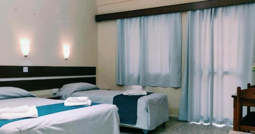 בית מלון כפרי Minaides