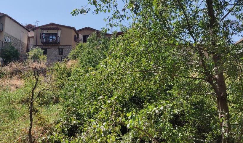 בית מלון כפרי Minaides