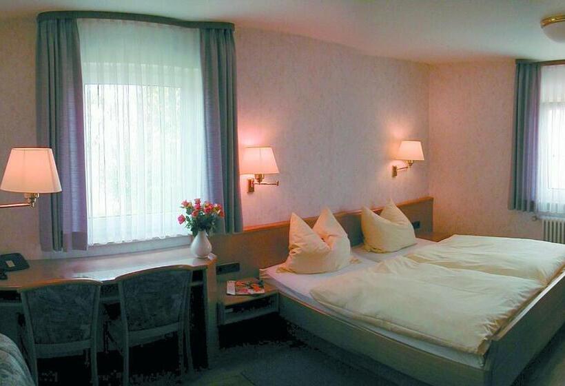 ホテル Pension Zum Grünen Wald