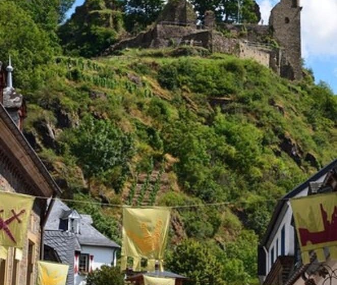 בית מלון כפרי & Restaurant Zum Schwarzen Kreuz