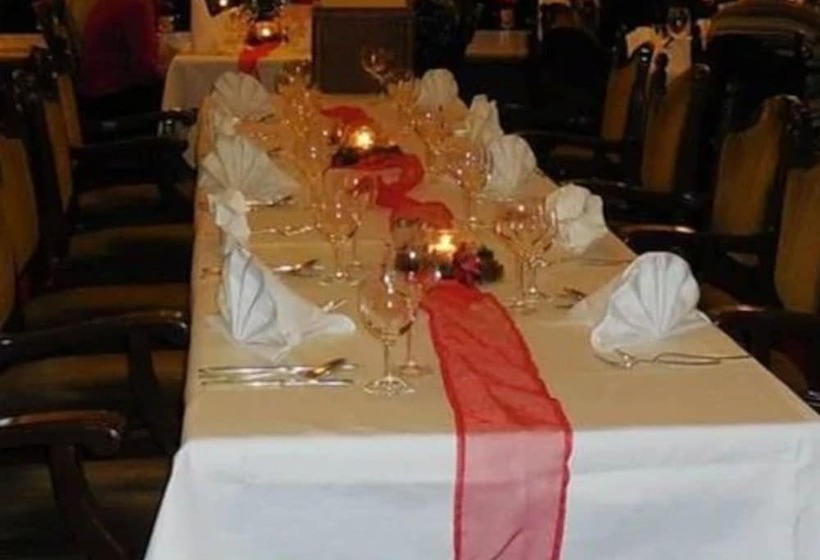 בית מלון כפרי & Restaurant Zum Schwarzen Kreuz