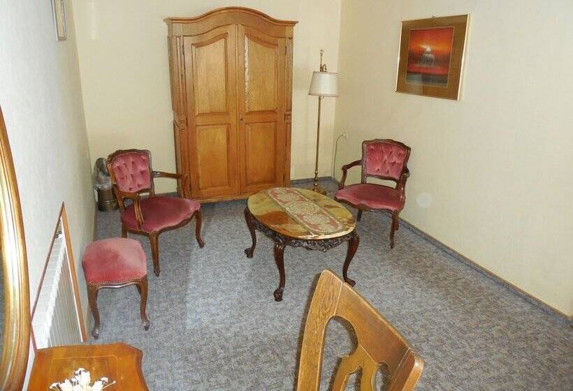 בית מלון כפרי & Restaurant Zum Schwarzen Kreuz