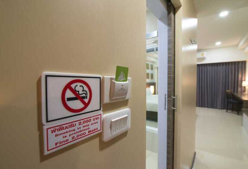 فندق Som O House