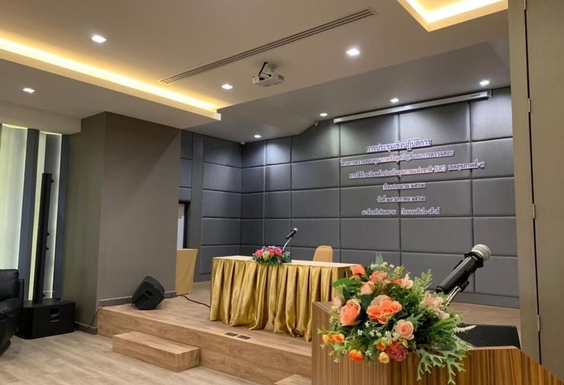 فندق Som O House