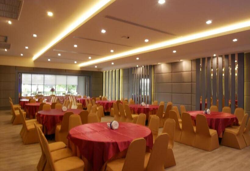 فندق Som O House