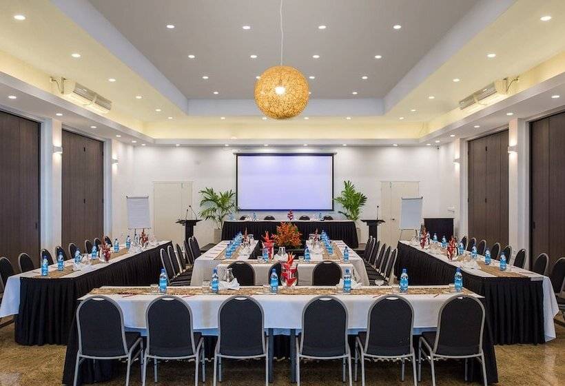 هتل Tanoa International Dateline