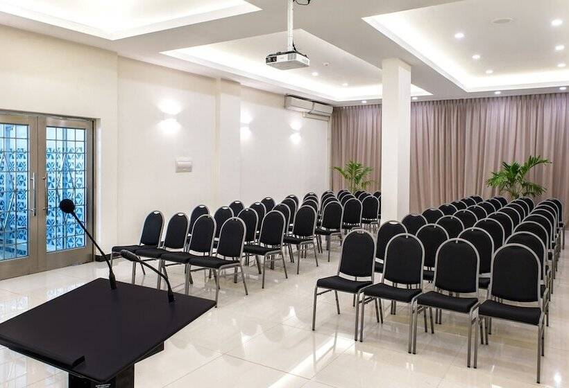 هتل Tanoa International Dateline