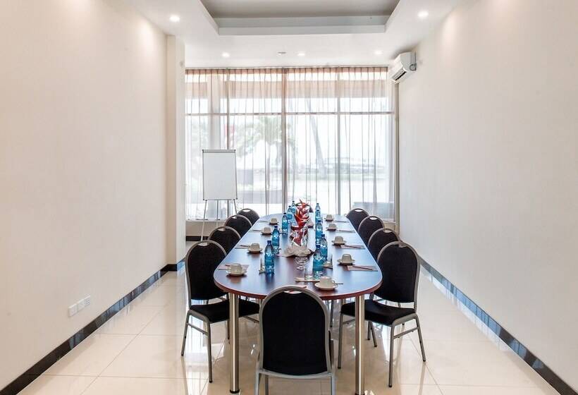 هتل Tanoa International Dateline