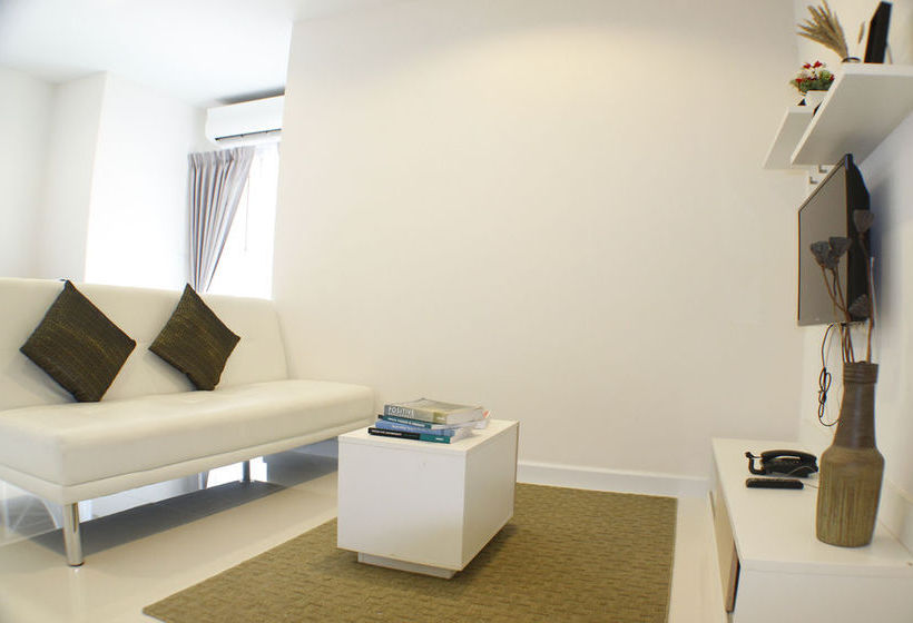 ホテル The Change Suites Korat