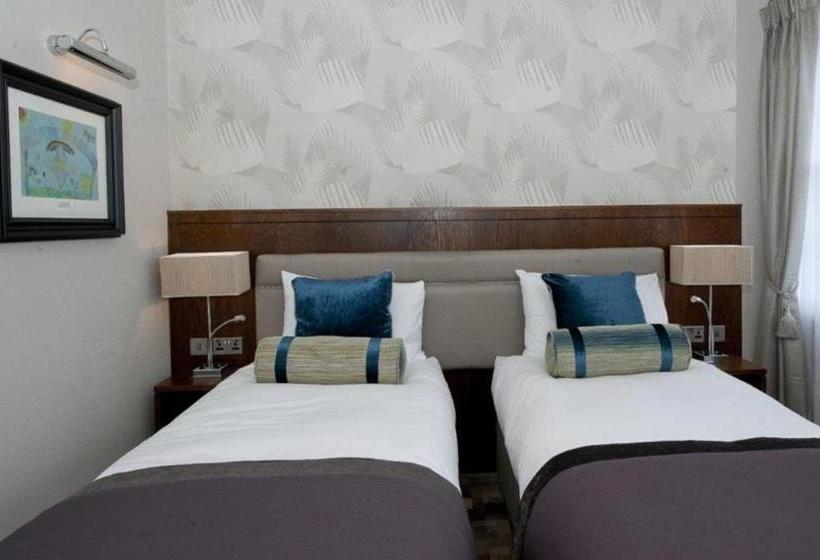 The Greenwood Hotel   Wetherspoon