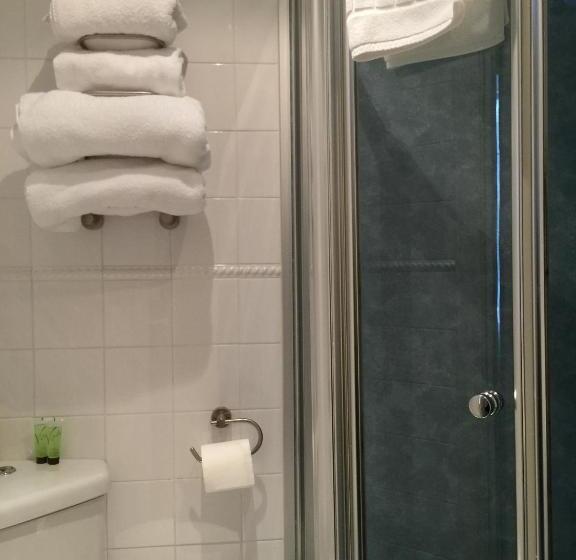 The Ken Bridge Hotel & Campsite