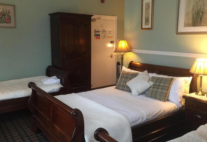 The Ken Bridge Hotel & Campsite