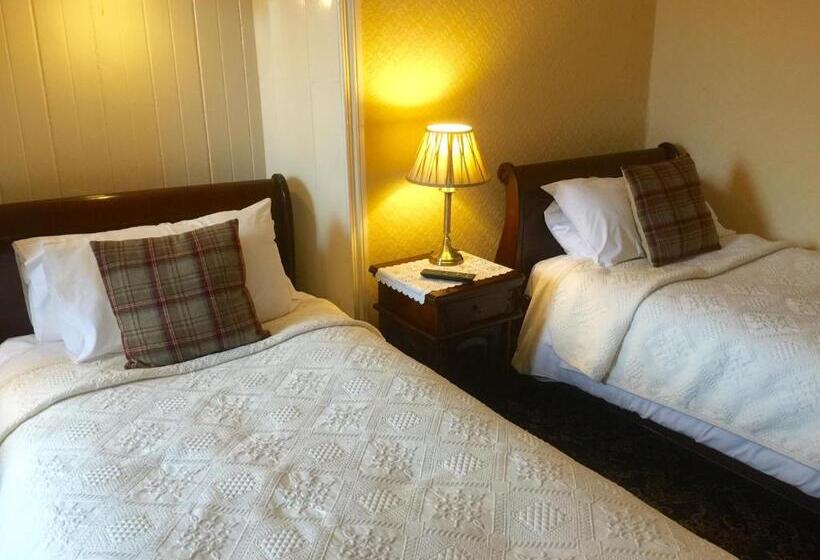 The Ken Bridge Hotel & Campsite