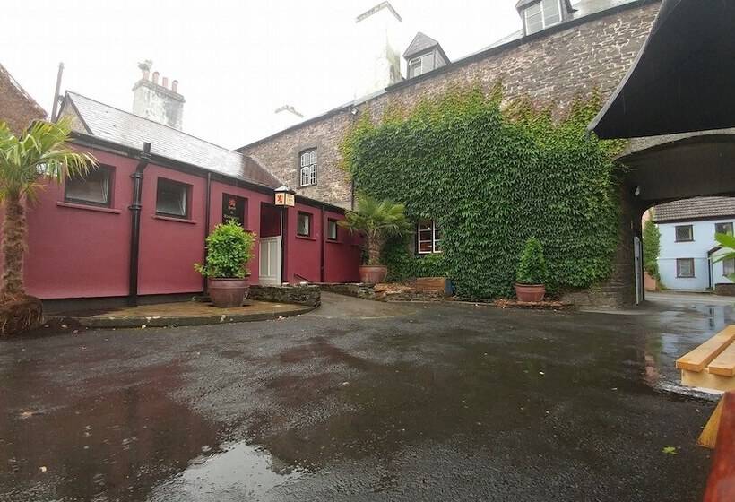 בית מלון כפרי The Red Lion