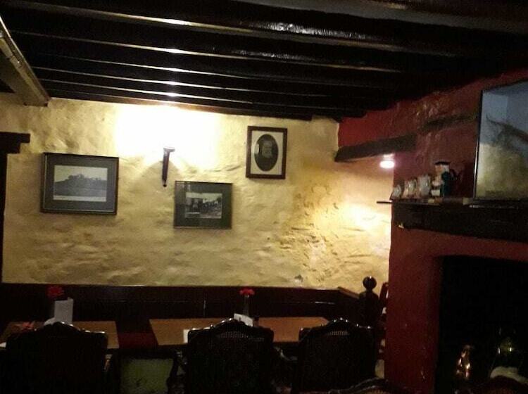 בית מלון כפרי The Red Lion