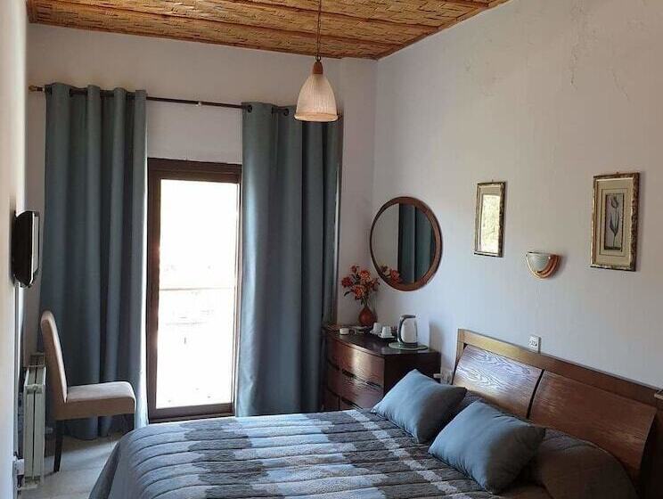 Отель Two Flowers