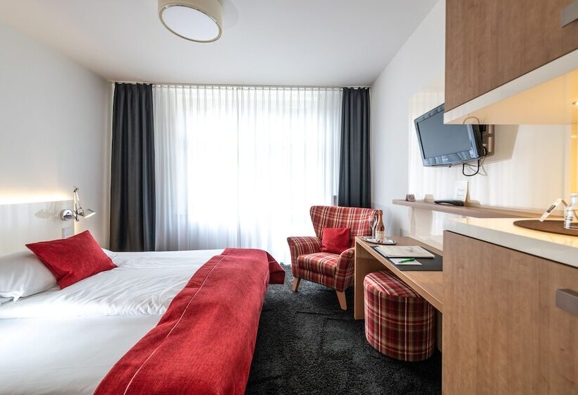 Weinstadt Hotel   Das Original