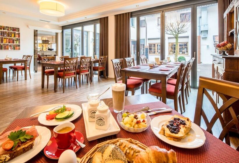 Weinstadt Hotel   Das Original