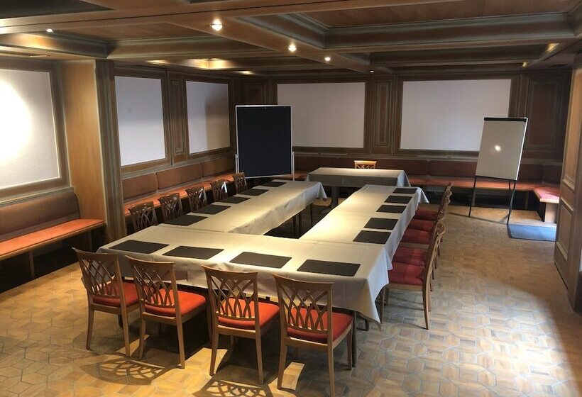 Weinstadt Hotel   Das Original