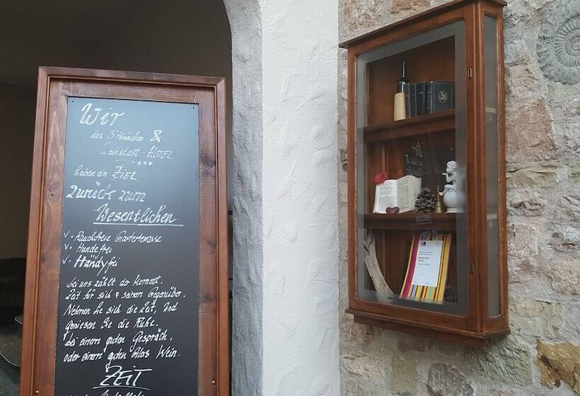 Weinstadt Hotel   Das Original