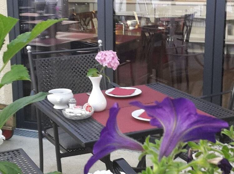 Weinstadt Hotel   Das Original