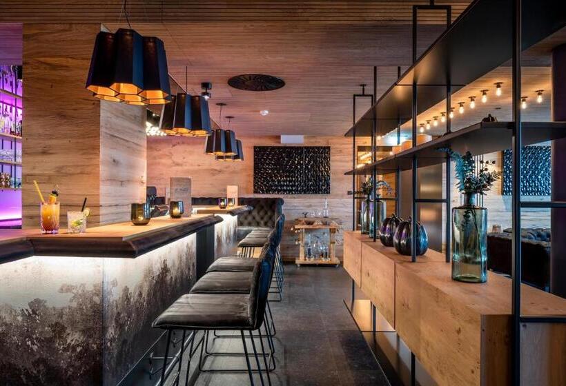 Hüttenhof Wellnesshotel & Luxus Bergchalets Adults Only