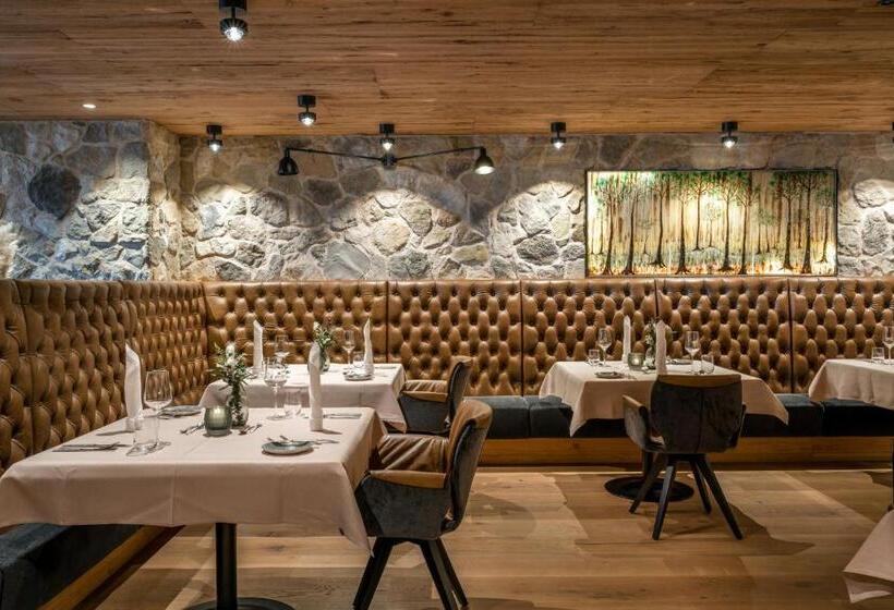 Hüttenhof Wellnesshotel & Luxus Bergchalets Adults Only