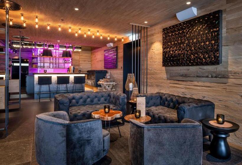 Hüttenhof Wellnesshotel & Luxus Bergchalets Adults Only